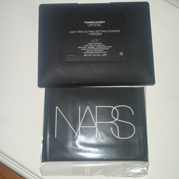 NARS Translucent Setting Powder - Light Reflecting - Picture 7 of 8